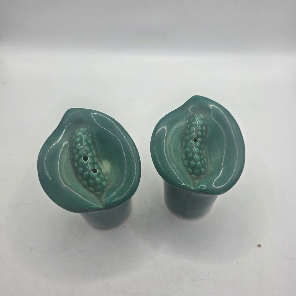 Green Ceramic Corn Salt Pepper Shakers Glazed Pottery Cork Stoppers